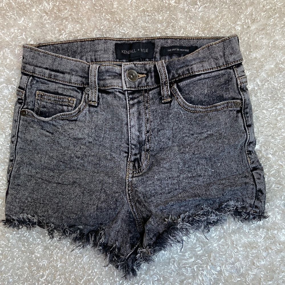 Kendall & Kylie The Drifter HighRise Distressed Denim Cutoffs size 25